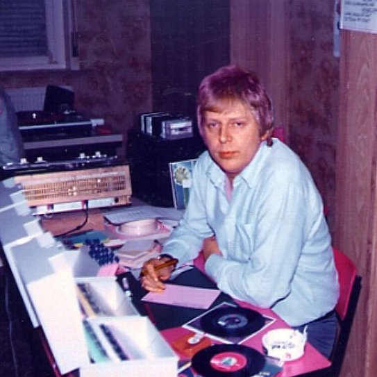 Norbert in de studio kortbij het Dolfinarium