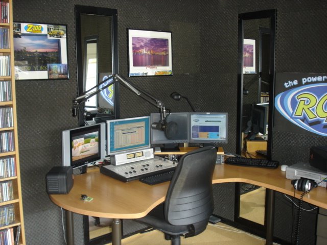 RGR FM cockpit 1