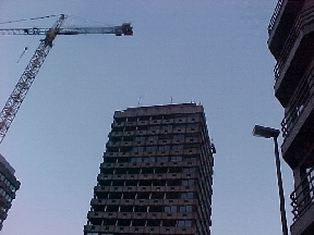 Tijdelijke zendmast FM Limburg. Klik op de foto om een detail waar te nemen
